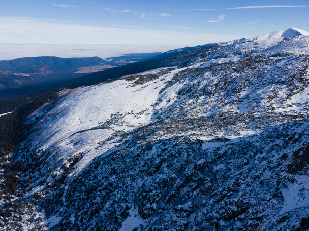 Amazing Aerial winter landscape of Rila Mountain near Malyovitsa peak, Bulgaria - Φωτογραφία, εικόνα
