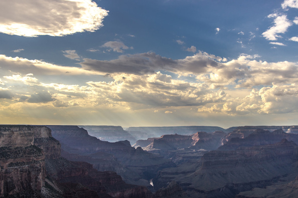 Vue du Grand Canyon depuis la rive sud
 - Photo, image