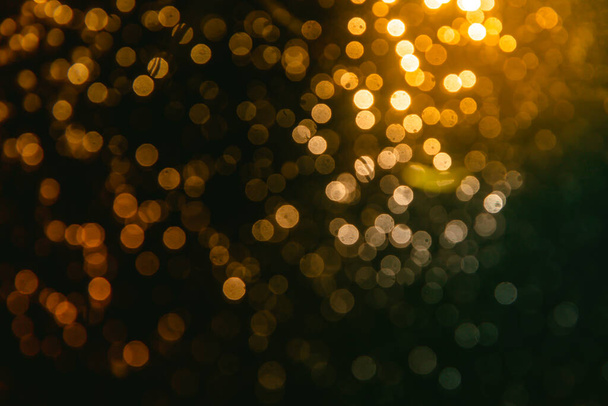 Fantasy Absztrakt elmosódott arany bokeh fények színes csillogás használata a háttérben - Fotó, kép