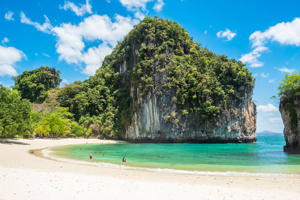 Praia bonita na ilha de Hong, Krabi, Tailândia. marco, destino Sudeste Asiático Viagens, férias, tropical e conceito de férias - Foto, Imagem
