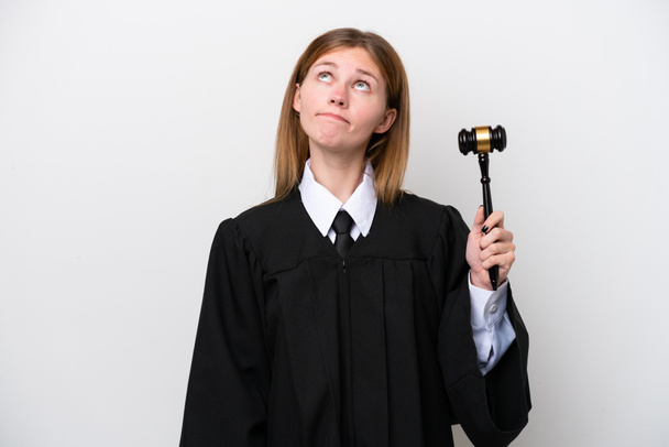 Richter Englisch Frau isoliert auf weißem Hintergrund und Blick nach oben - Foto, Bild