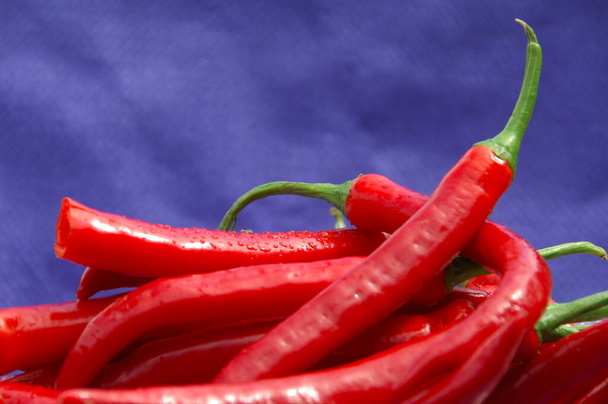 Detailní záběr na červené papriky - Fotografie, Obrázek