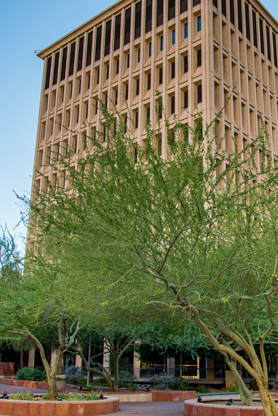 Городские уличные пейзажи и здания в центре Финикса, штат Аризона
 - Фото, изображение