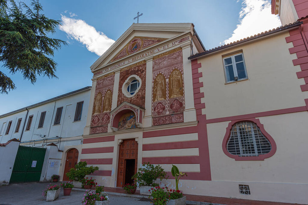 Jest to jeden z najważniejszych klasztorów w Teano, również dlatego, że wewnątrz budynku znajdują się szczątki świętego, który jest Coopatrona Teano, a także patrona Florencji. - Zdjęcie, obraz