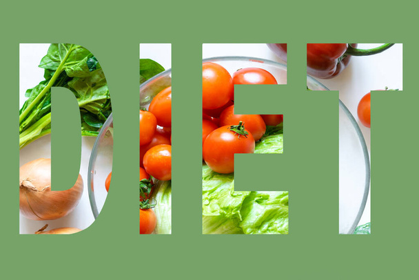 Διατροφή λέξη γίνεται από φρούτα λαχανικών. Έννοια της υγιεινής διατροφής για κετογενή διατροφή, καθαριστικό οργανισμό σώματος, σωστή διατροφή. Τρόφιμα πλούσια σε μέταλλα και αντιοξειδωτικά, χαμηλές θερμίδες, χορτοφάγος. - Φωτογραφία, εικόνα