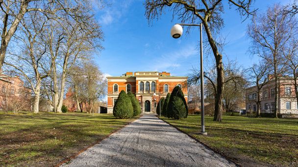 A nice building with a park in Lund, Sweden - Valokuva, kuva