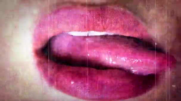 Una donna lecca le sue labbra rosse con la lingua con un film di celluloide ricoperto di graffi - Filmati, video