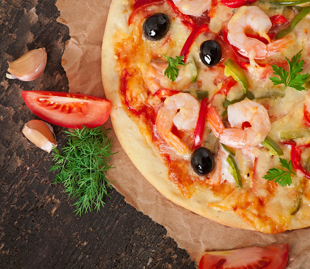 Pizza aux crevettes et saumon
 - Photo, image