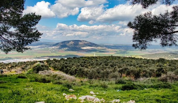An aerial view of a sunny day over Jezreel Valley in Israel - Fotoğraf, Görsel