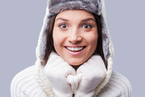 Woman wearing warm winter clothing - Foto, Imagen