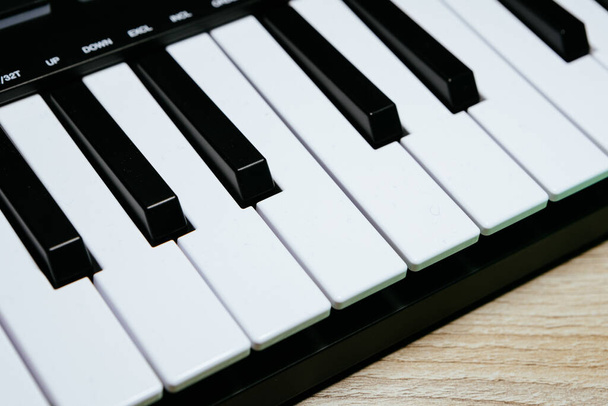 A closeup shot of the piano keys - Foto, Imagen