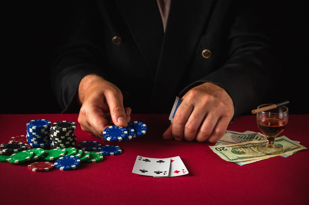 The player bets on the winning combination of one pair in the club. Success depends on luck - Photo, Image