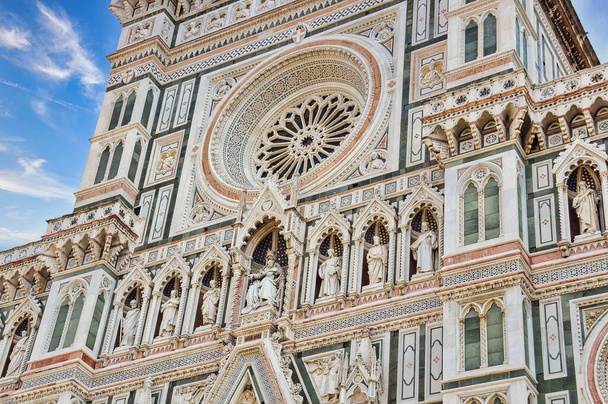 Cathedral of Santa Maria del Fiore and Piazza Duomo in Florence of Italy - Фото, зображення