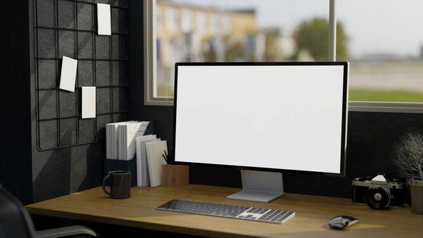 Modern hipster ofis içi bilgisayar içi boş ekran maketi, kırtasiye ve dekorasyonla pencere ve siyah duvara karşı ahşap masa. 3d görüntüleme, 3d illüstrasyon - Fotoğraf, Görsel