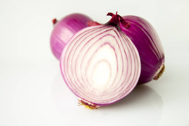 Closeup purple onion on white background - Zdjęcie, obraz