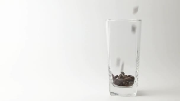 Grains de café torréfiés, grains de café brun  - Séquence, vidéo