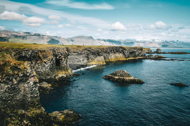 A beautiful landscape view of Snaefellsnes Peninsula under blue cloudy sky in Iceland - Foto, Imagen
