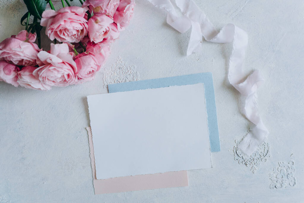 white blank sheet of paper , invitation mockup, business card or letter mockup - Foto, Imagem