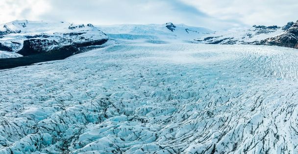 Iceland, Jokulsarlon lagoon, Beautiful cold landscape picture of icelandic glacier lagoon bay, - Fotoğraf, Görsel