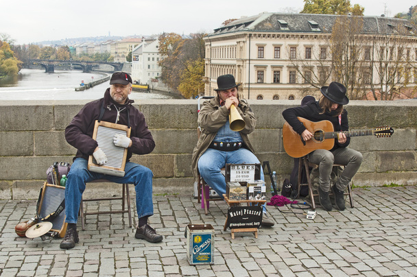 PRAGUE, CZECH REPUBLIC - NOVEMBER 03, 2014. Musicians perform li - Foto, Imagem