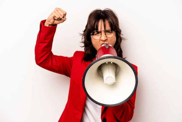 Молодий бізнес іспаномовна жінка тримає мегафон ізольовано на білому тлі
 - Фото, зображення