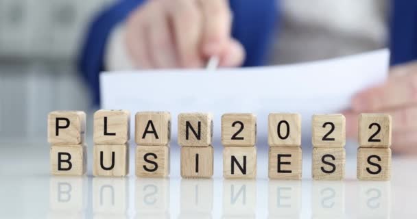 Word business plan 2022 pour entreprise ou institution d'affaires de planification entrepreneur. Concept d'entreprise de planification du développement - Séquence, vidéo