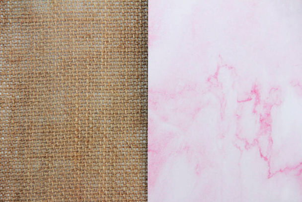 fundo de tecido folgado marrom e mármore rosa - Foto, Imagem