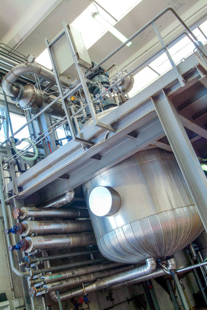 Innenraum der chemischen Industrie, Detail eines Stahltanks für die Produktion - Foto, Bild