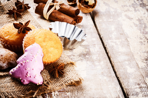 Christmas cookies and spices - 写真・画像