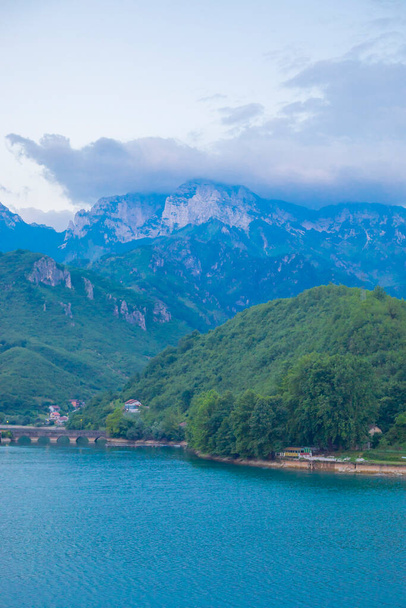 Parque Nacional de Sutjeska, destino turístico perfecto, uno de los parques más antiguos de Bosnia y Herzegovina - Foto, imagen