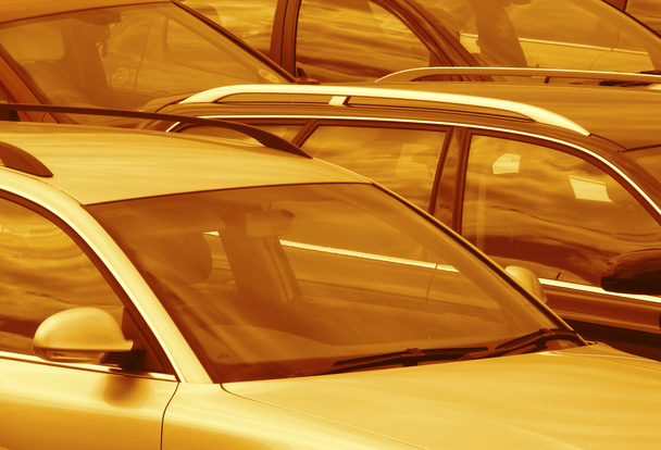 Припарковані автомобілі тонований коричневий
 - Фото, зображення