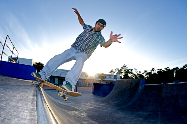 Skateboarder on a grind - Foto, Imagem