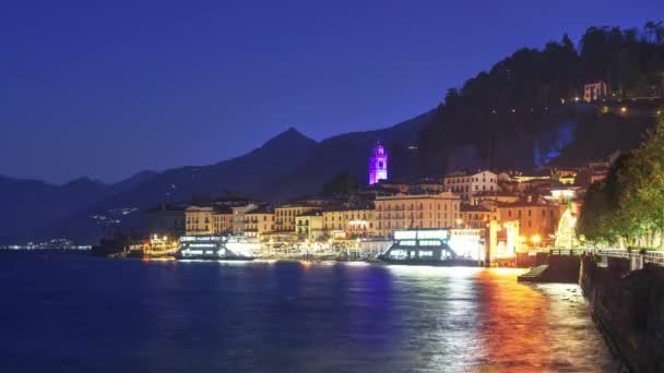 Bellagio, Italië aan het Comomeer van donker tot zonsopgang. - Video