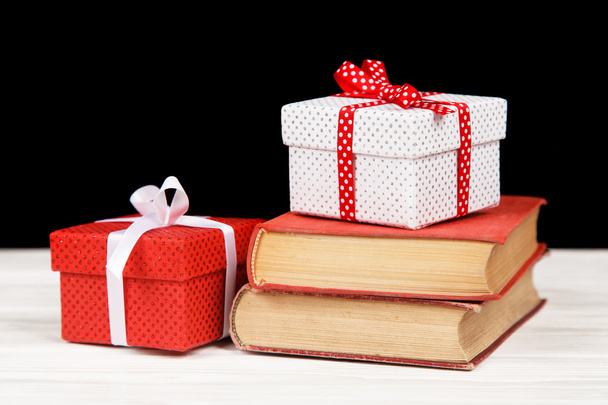 Books and gift boxes - Fotoğraf, Görsel