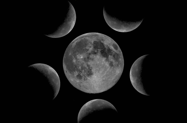 pleine lune avec des lunes autour du fond de l'univers - Photo, image