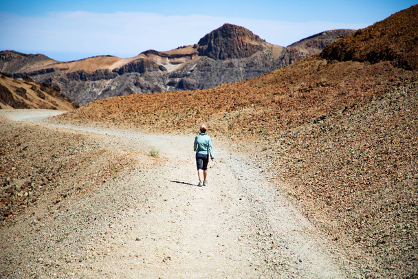 woman hiking in El Teide national park  Tenerife - Foto, Imagen