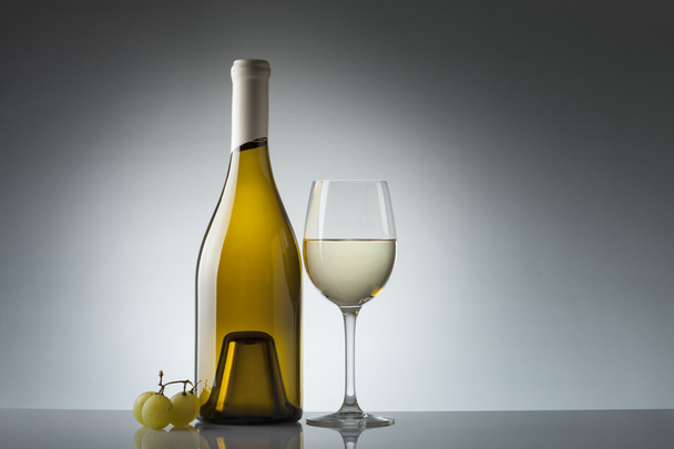 Botella vino
 - Foto, Imagen