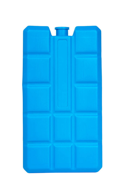 Синий аккумулятор холодный для морозильного мешка летний фриксер изолирован на белом - Фото, изображение
