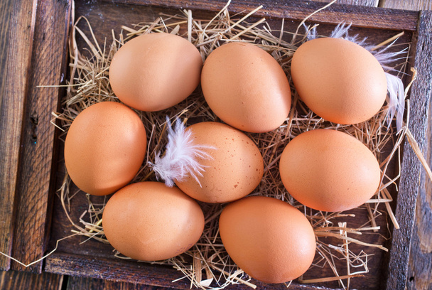 Raw chicken eggs with brown shells - Foto, Bild