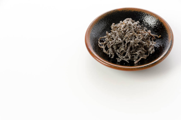 "Shiokonbu "Japonská sůl řasa na bílém pozadí - Fotografie, Obrázek