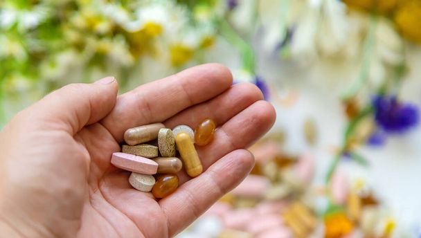 Homeopathy and dietary supplements from medicinal herbs. Selective focus. Nature. - Fotografie, Obrázek