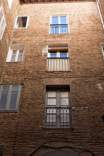 Windows of rural buildings in small Spanish towns - Φωτογραφία, εικόνα