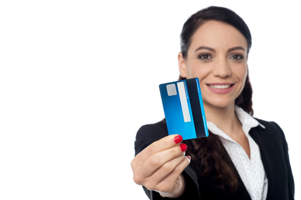 female executive showing debit card - 写真・画像