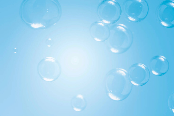 abstrato bonito transparente azul sabão bolhas fundo. Sabão Sud bolhas de água - Foto, Imagem