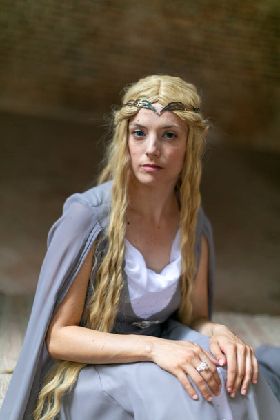 Lucca, Ιταλία - 2018 10 31: Lucca Comics free cosplay event around city Princess Arwen from Lord of the Rings. Υψηλής ποιότητας φωτογραφία - Φωτογραφία, εικόνα