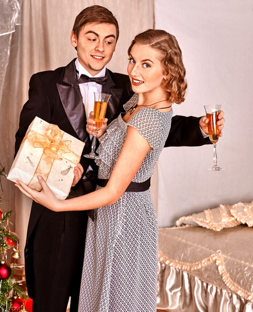 Couple with gift box. - Valokuva, kuva