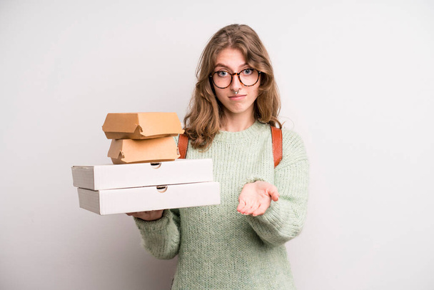 teenager girl. delivery and take away fast food concept - Foto, Bild