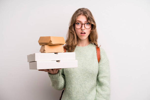 teenager girl. delivery and take away fast food concept - Foto, Bild