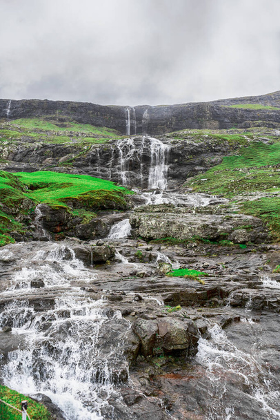 Красивый водопад. Фарерские острова. Дания Европа Пейзажи - Фото, изображение