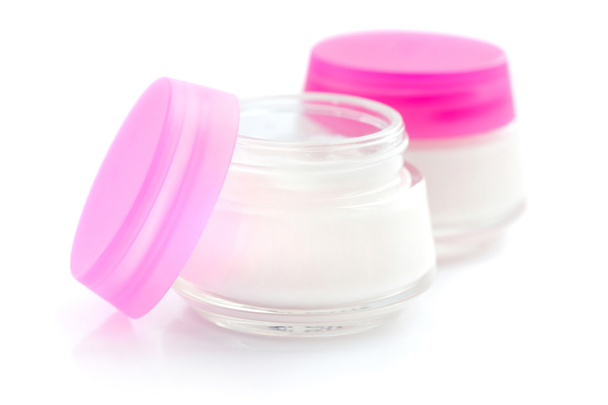 cosmetische crèmes geïsoleerd op witte achtergrond - Foto, afbeelding